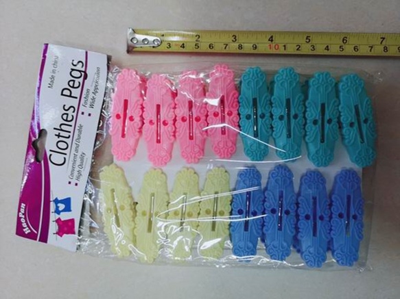 กิ๊บหนีบผ้าพลาสติกแผง 1x16 วงรีลายไทย Clothes Pegs P7687