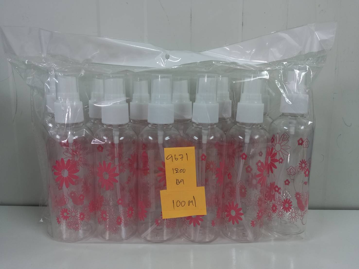 ขวดสเปร์ย 100 ml.มีลาย สินค้า 10บาท